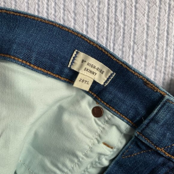 Madewell 9" High-Rise Skinny Jeans in Allegra Wash: Rip and Repair Edition - Picture 7 of 7